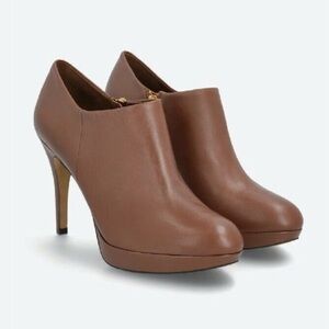 NWOT Vince Camuto Elvin Brown Leather Ankle Bootie